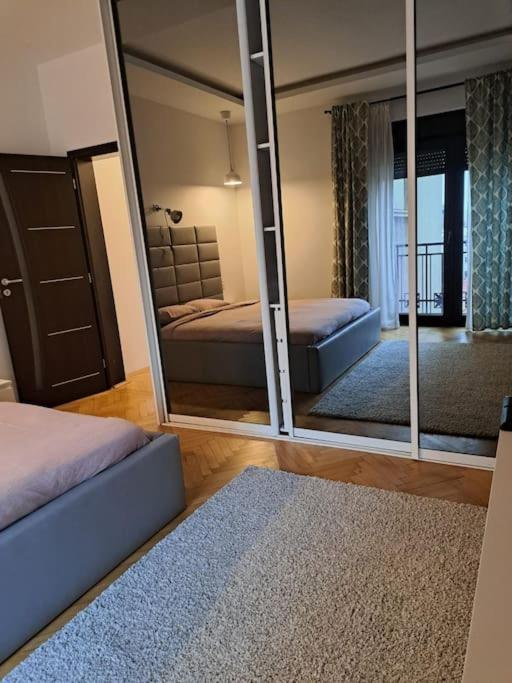 Classy Apartment With Parking In The City Center Bucarest Exterior foto