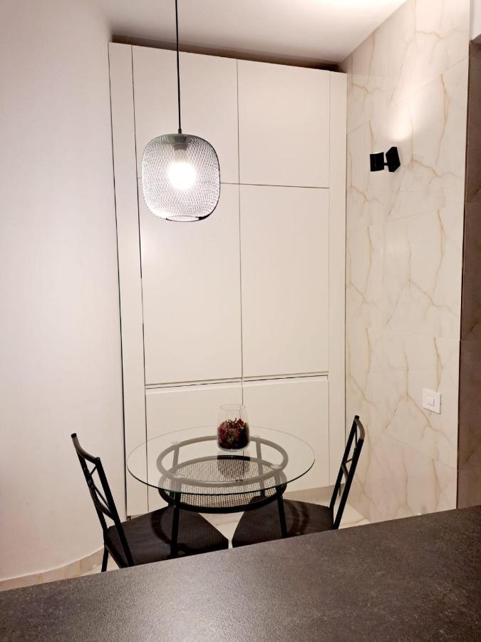 Classy Apartment With Parking In The City Center Bucarest Exterior foto