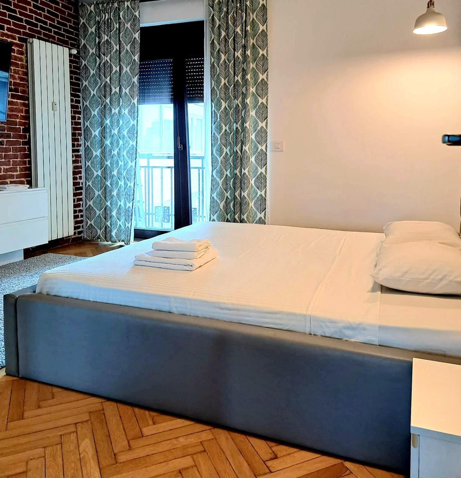 Classy Apartment With Parking In The City Center Bucarest Exterior foto